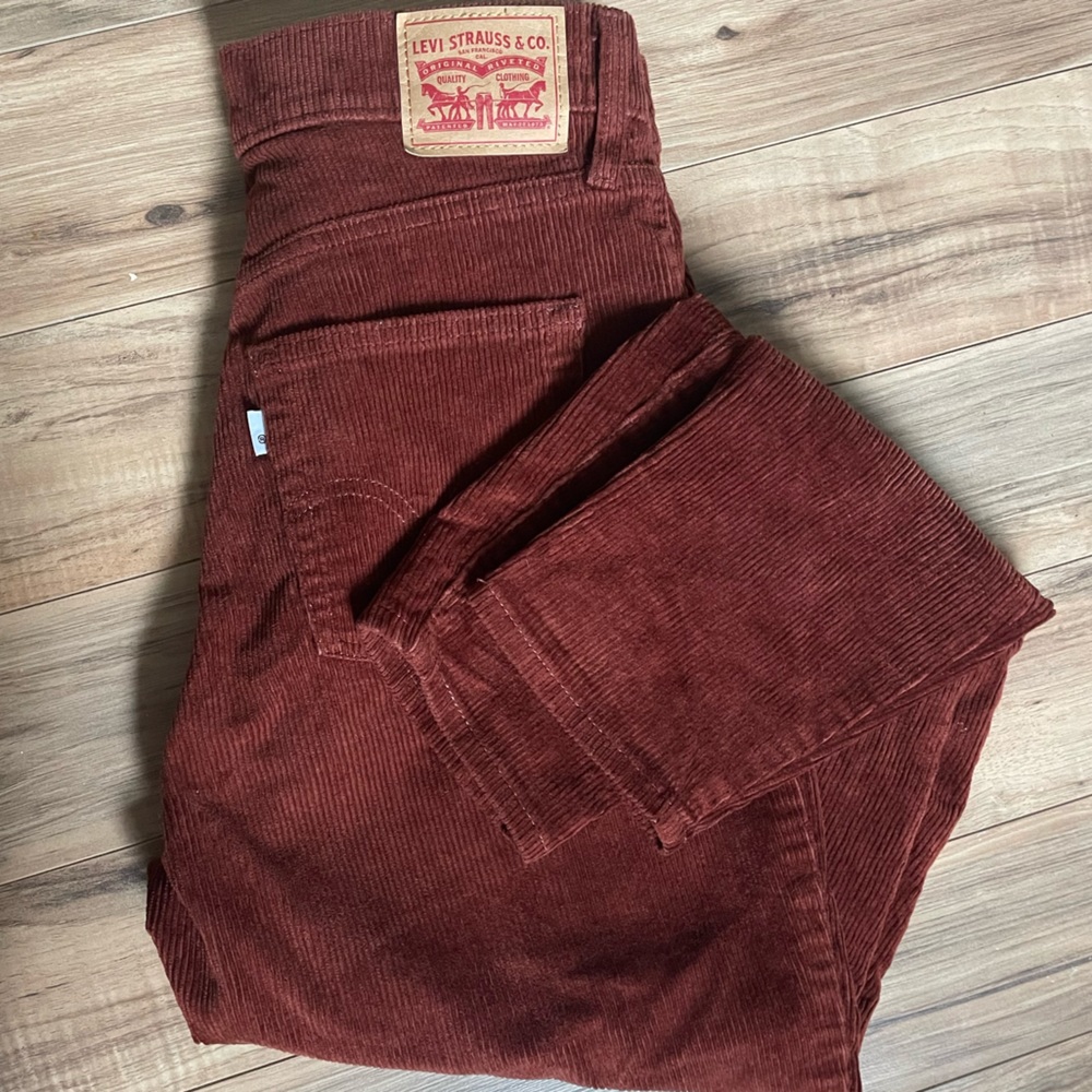 Levi's High Rise Corduroy pants/jeans